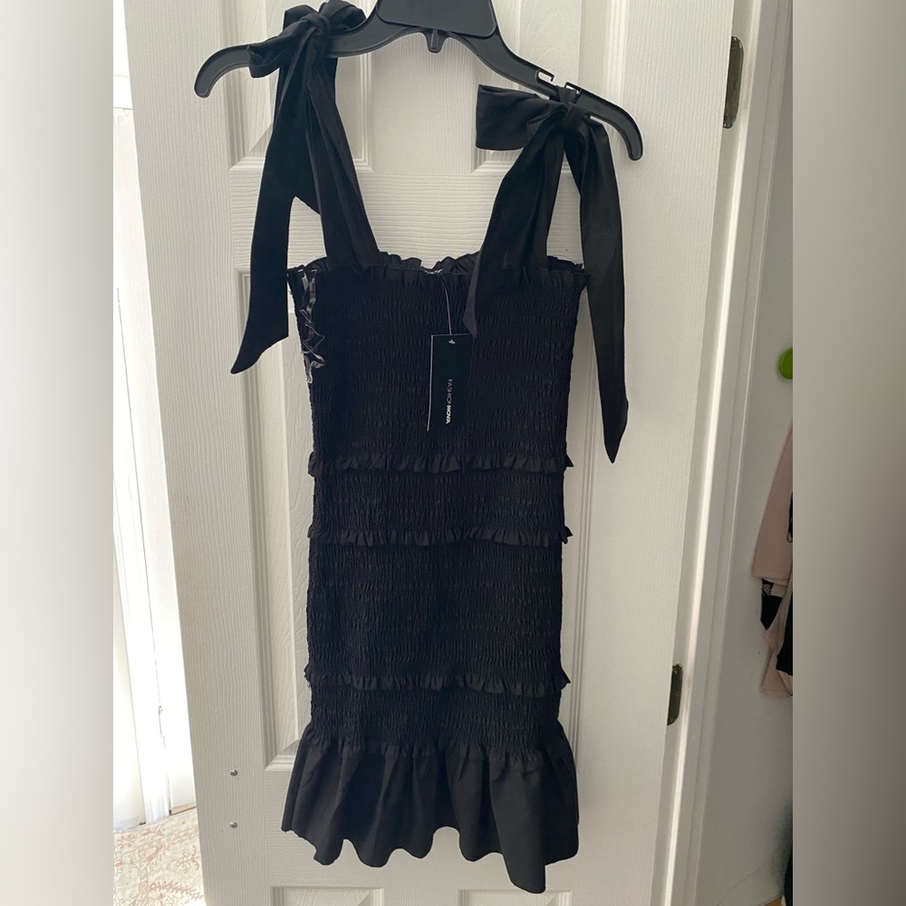 NWT fashion nova Abbie smocked mini dress